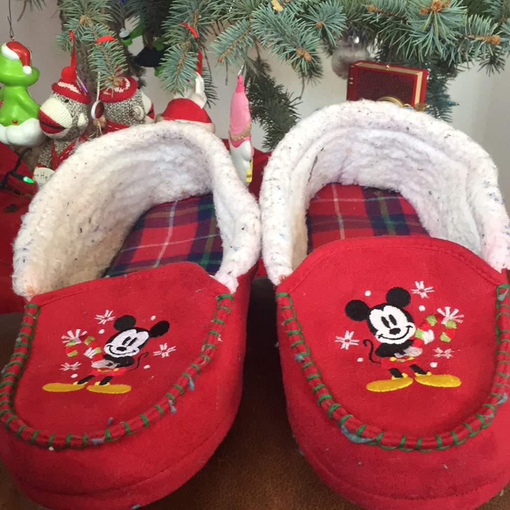 ❤️Disney Xmas Unisex/M size Mickey Slippers❤️